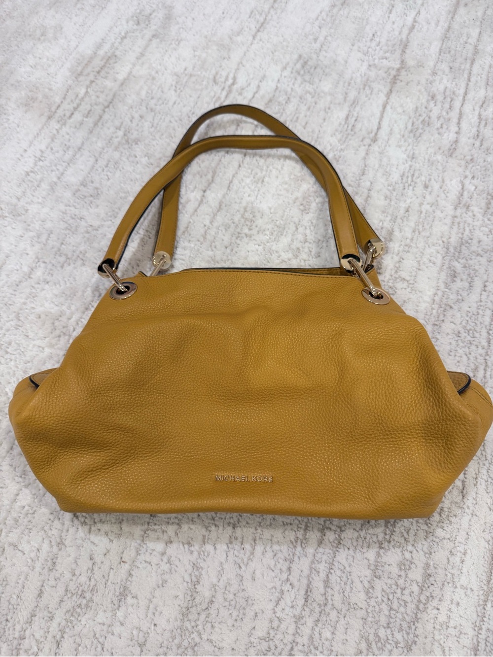Michael Kors Leather Shoulder Bag in Mustard - Picture 4 of 7